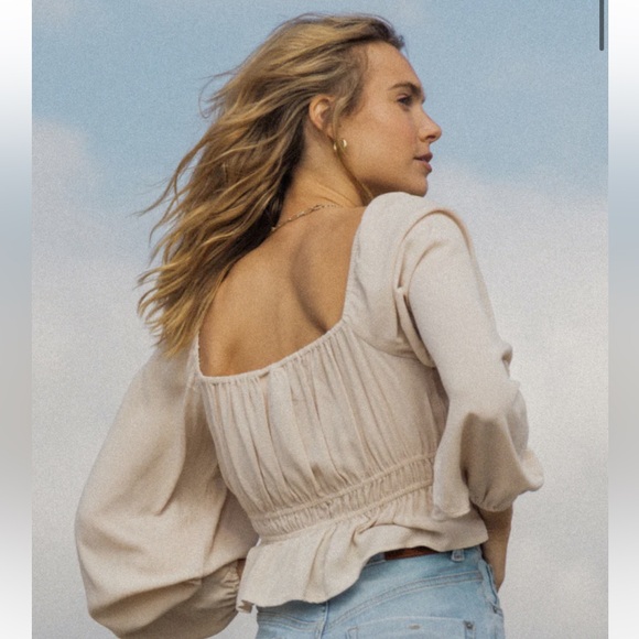 Size medium top! - Picture 5 of 5